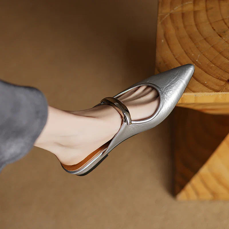 Roslyn Hollow Pumps